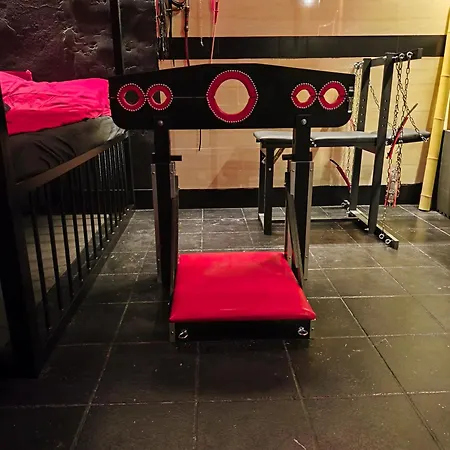 Kinky Aparts Bdsm Glamour *